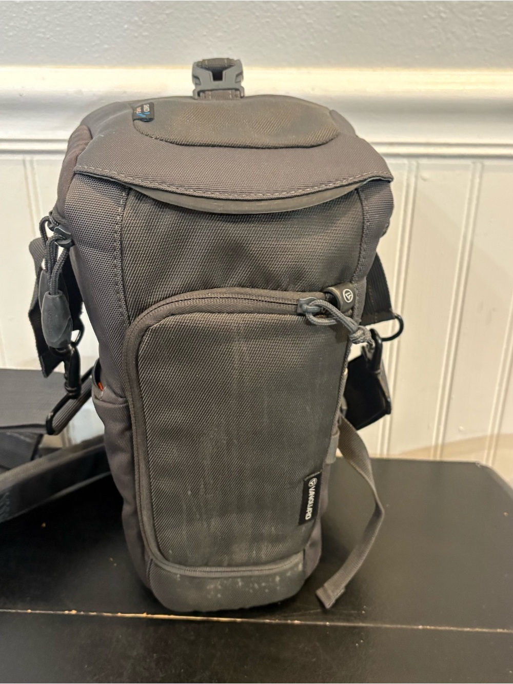 Vanguard Outlawz 17Z Zoom Bag with Shoulder Strap
